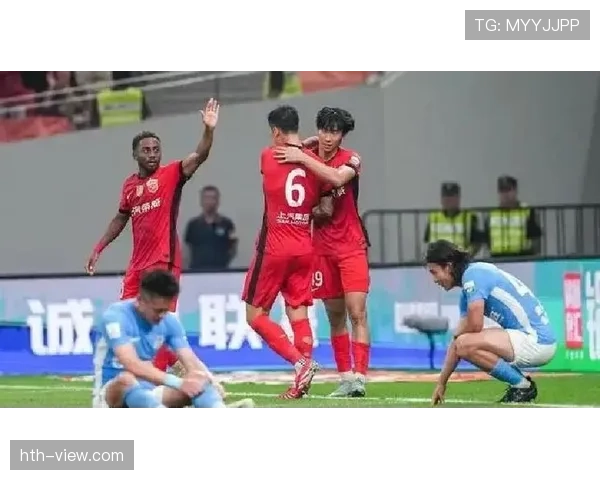 德甲转会市场火爆，多支球队争抢新星引热议