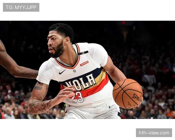 安东尼·戴维斯年薪像天文数字，豪车后座却随手丢着外卖袋