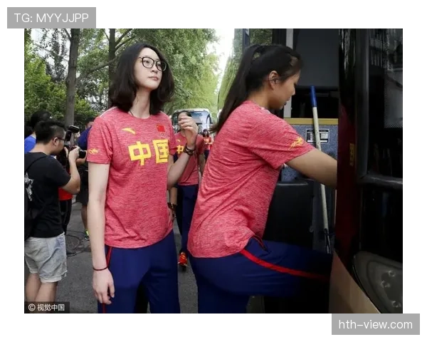 惠若琪逛街图里那只包，比我一个月工资还精致